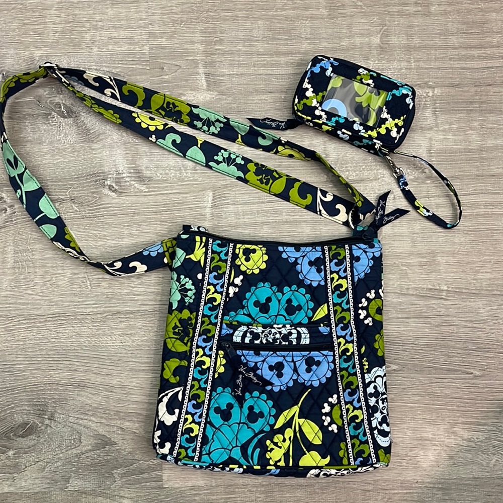 🌺Vera Bradley “Where's Mickey”Quilted Crossbody Purse Bag Hipster with wristlet